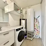 Maison Lumineuse Avec Vue Mer, Montagne Et Sur Le Rocher De Roquebrune, Piscine Et Parking *