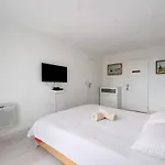 Maison Lumineuse Avec Vue Mer, Montagne Et Sur Le Rocher De Roquebrune, Piscine Et Parking