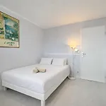 Villa Maison Lumineuse Avec Vue Mer, Montagne Et Sur Le Rocher De Roquebrune, Piscine Et Parking *