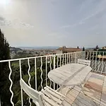 Maison Lumineuse Avec Vue Mer, Montagne Et Sur Le Rocher De Roquebrune, Piscine Et Parking Villa