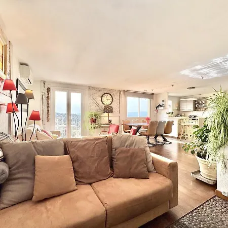 Villa Maison Lumineuse Avec Vue Mer, Montagne Et Sur Le Rocher De Roquebrune, Piscine Et Parking