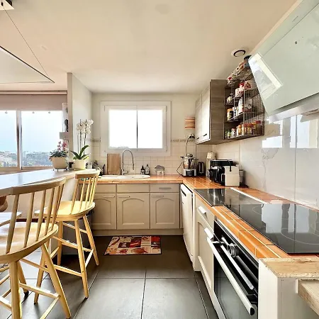 Maison Lumineuse Avec Vue Mer, Montagne Et Sur Le Rocher De Roquebrune, Piscine Et Parking *