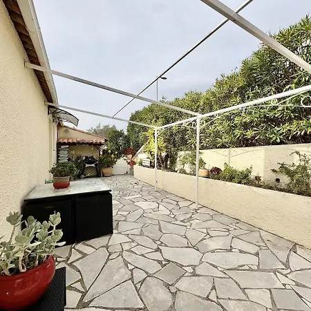 Maison Lumineuse Avec Vue Mer, Montagne Et Sur Le Rocher De Roquebrune, Piscine Et Parking Villa Saint-Raphaël