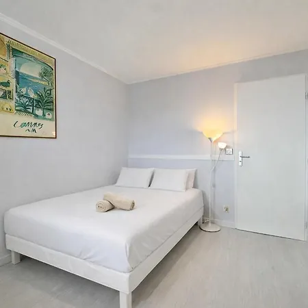 Villa Maison Lumineuse Avec Vue Mer, Montagne Et Sur Le Rocher De Roquebrune, Piscine Et Parking *