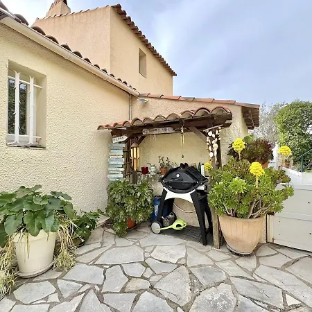 Maison Lumineuse Avec Vue Mer, Montagne Et Sur Le Rocher De Roquebrune, Piscine Et Parking Villa *